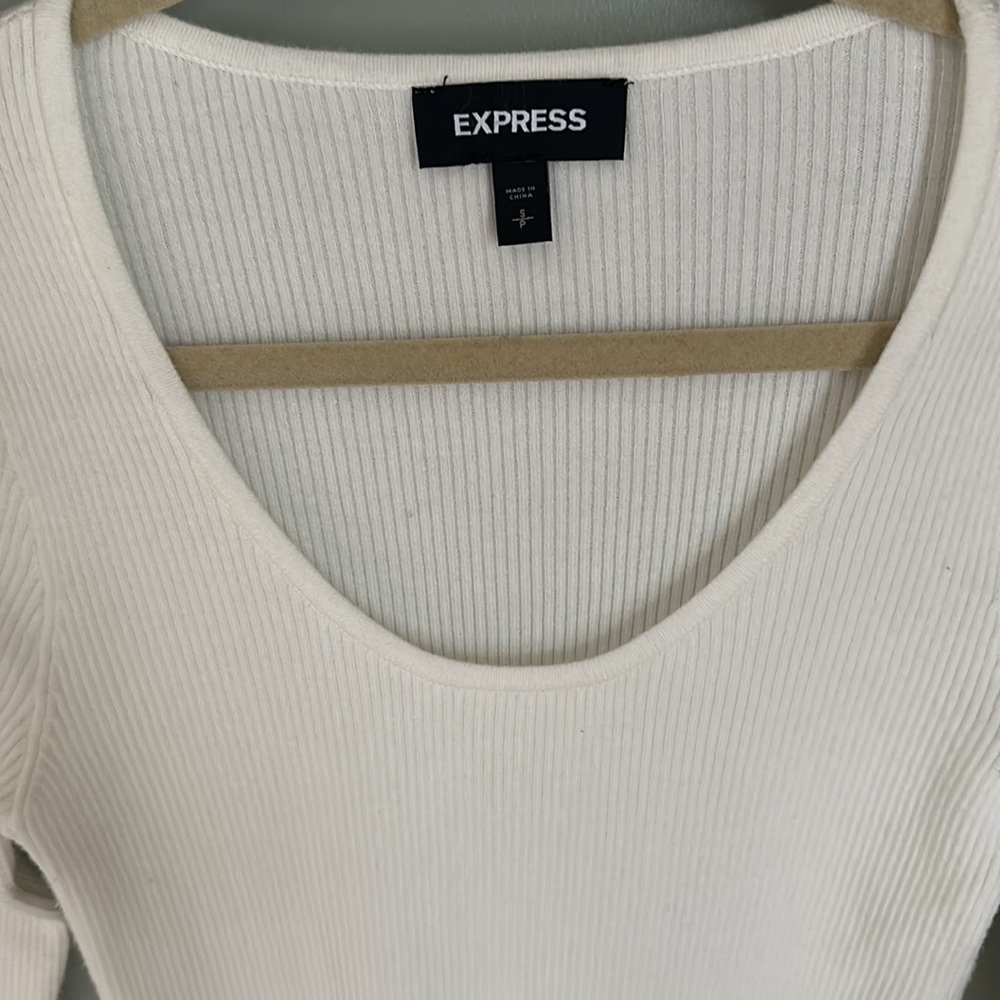 Express Cream Sweater Small - Picture 8 of 9